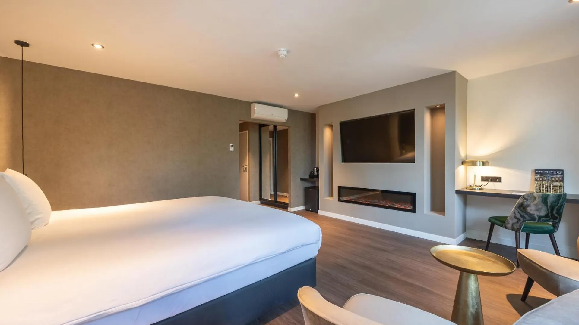 Boutique Hotel Corona Den Haag 4*,